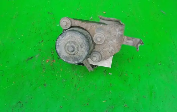 Skoda Octavia Mk1 (1U) ABS Pump 1J0907379H