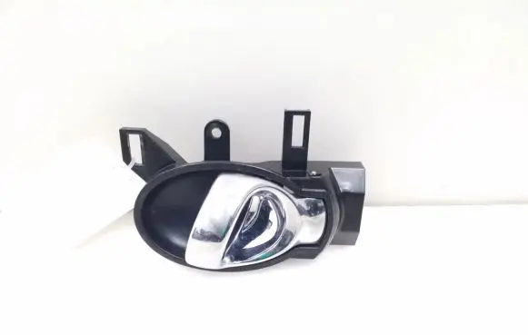 Nissan Juke I F15 Front door interior handle