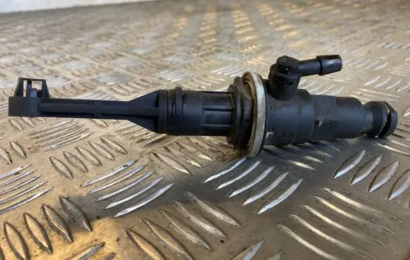 Renault Master II Clutch master cylinder 511028310