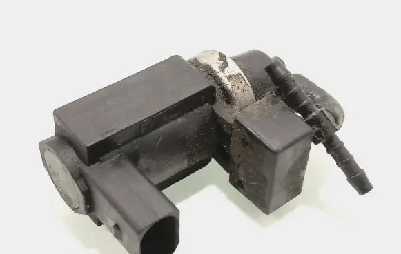 Audi A4 S4 B7 8E 8H Turbo solenoid valve 4E0906628 72290308