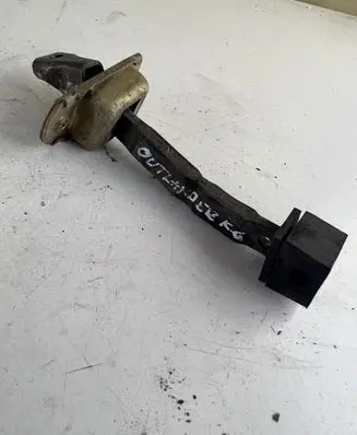Mitsubishi Outlander Rear door check strap stopper