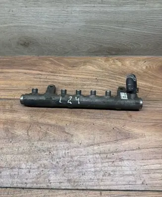 Volkswagen Golf VI Fuel main line pipe 03L089C