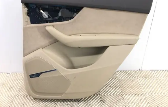Audi Q7 4M Coupe rear side trim panel 