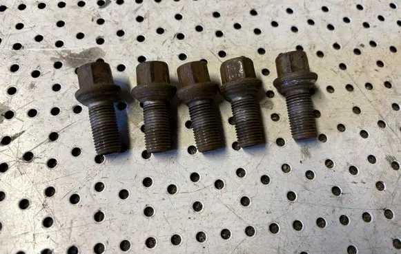 Mercedes-Benz Vito Viano W639 Nuts/bolts 