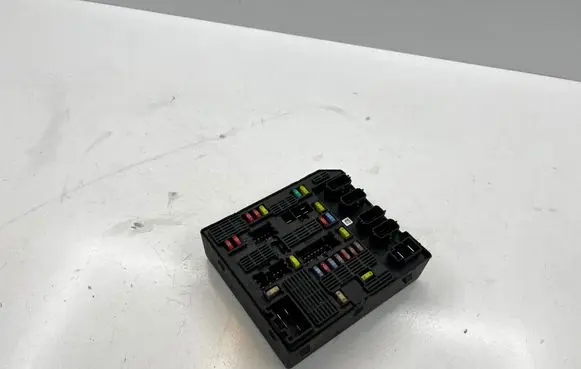 Renault Scenic III - Grand scenic III Fuse module 284B62342R 0231011400194