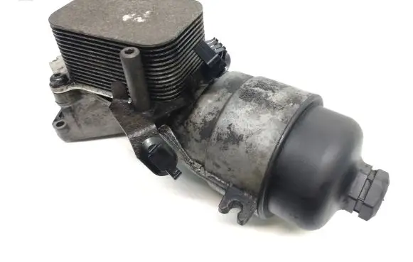 Oil filter mounting bracket