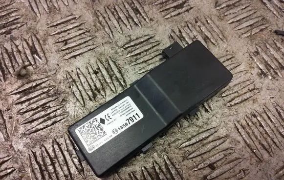 Opel Insignia A Keyless (KESSY) go control unit/module 13597911