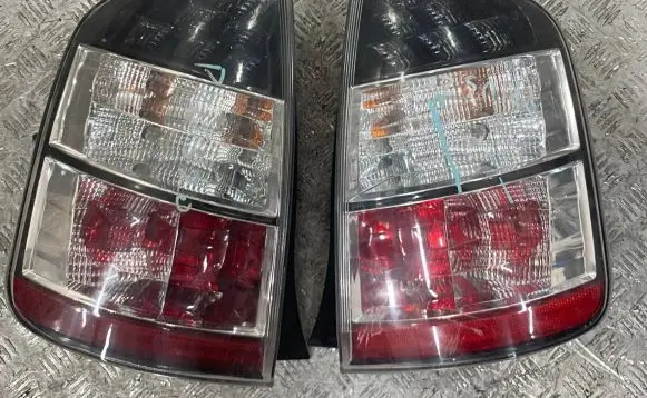 Toyota Prius (XW20) Rear/tail lights set PRIUSXW20