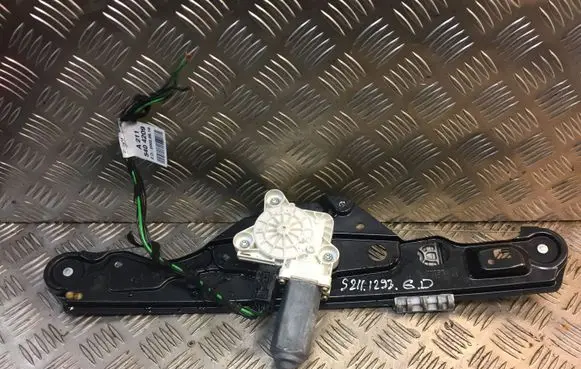 Mercedes-Benz E W211 Rear door window regulator with motor 2117300246 A2117300246