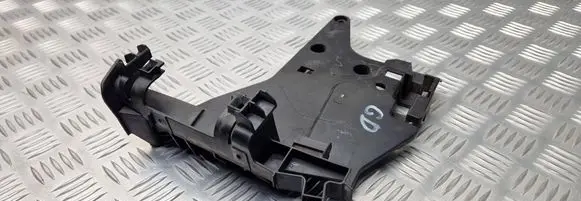 Volvo V70 Rear door windshield rail 08663909 983056101