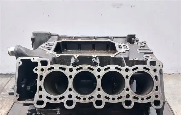 BMW 7 E65 E66 Engine block 2248347