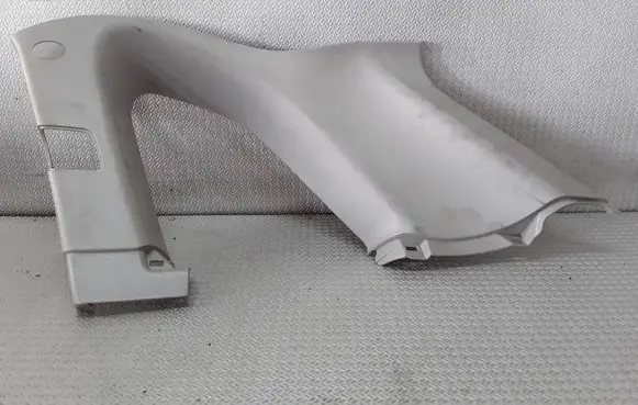 (D)pillar trim (top)
