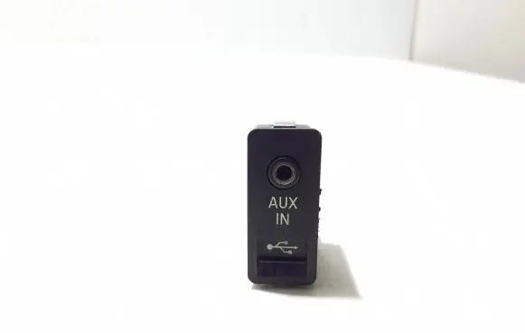 BMW 5 GT F07 AUX in-socket connector 9129651
