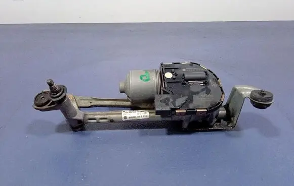 Volkswagen Golf Plus Front wiper linkage and motor 5M0955024E