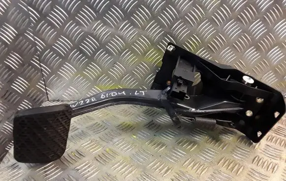 Mercedes-Benz S W220 Brake pedal
