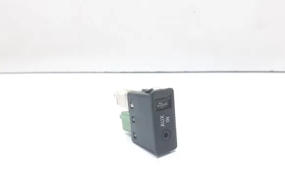 BMW X6 M AUX in-socket connector 9189176 61319189176