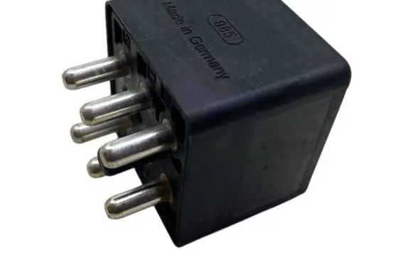 BMW 5 E34 ABS relay 0332002178