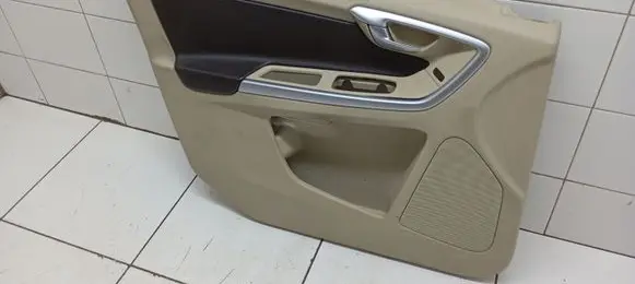 Volvo XC60 Front door card panel trim 30766373