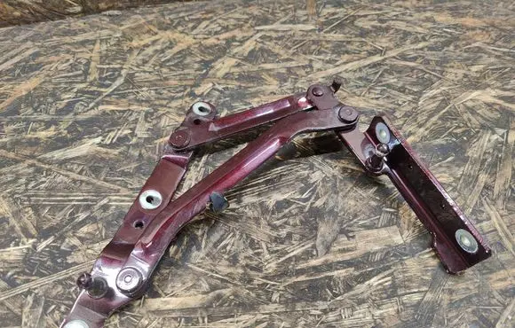 Maserati Quattroporte Tailgate/trunk/boot hinge