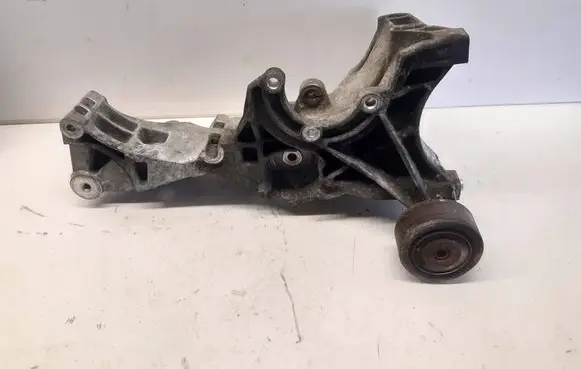 Audi A6 S6 C6 4F Engine mounting bracket 03G903143D