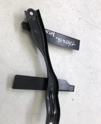 Toyota Avensis T270 Battery bracket 