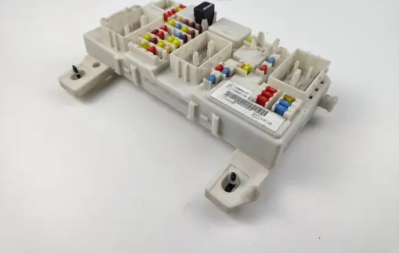 Ford Kuga I Fuse module 7M5T14A073JF