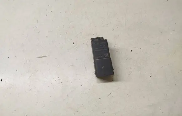 Peugeot 208 I Glow plug pre-heat relay 9802424080 51299065B