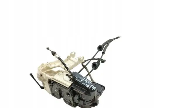 Hyundai i30 Front door lock 813202L030