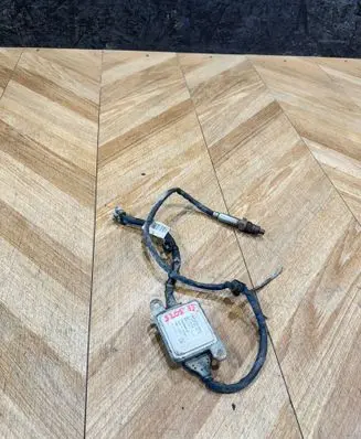 Mercedes-Benz C W205 Lambda probe sensor A0009053606 1601081442 5WK96682F