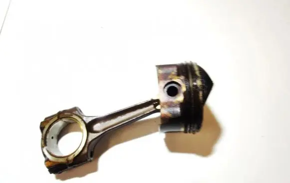 Citroen C5 Piston with connecting rod