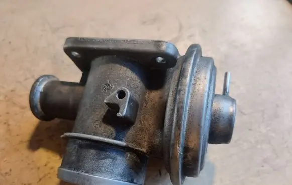 BMW 7 E38 EGR valve 72252200