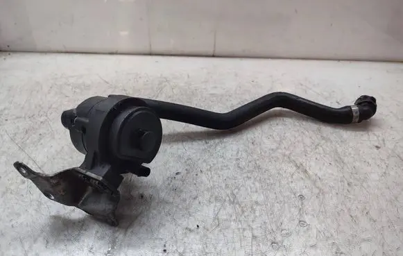 BMW X4 F26 Electric auxiliary coolant/water pump 7643949 764394903