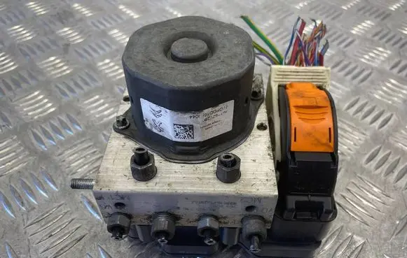 Peugeot 308 ABS Pump 9816073680