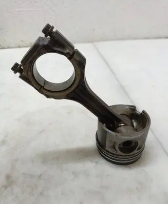 Volkswagen Transporter - Caravelle T4 Piston with connecting rod 028H