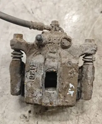 Nissan X-Trail T30 Rear brake caliper
