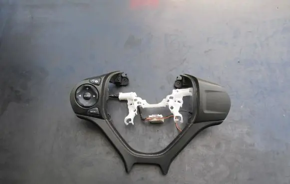 Honda Civic IX Steering wheel buttons/switches M48499D
