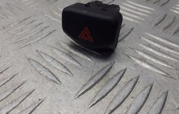 Nissan Note (E11) Hazard light switch