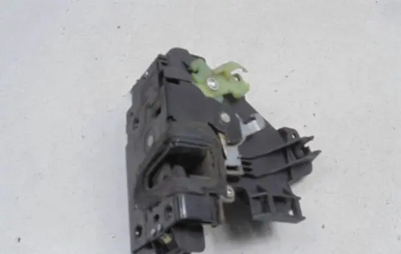 Skoda Roomster (5J) Front door lock 3B1837015AN