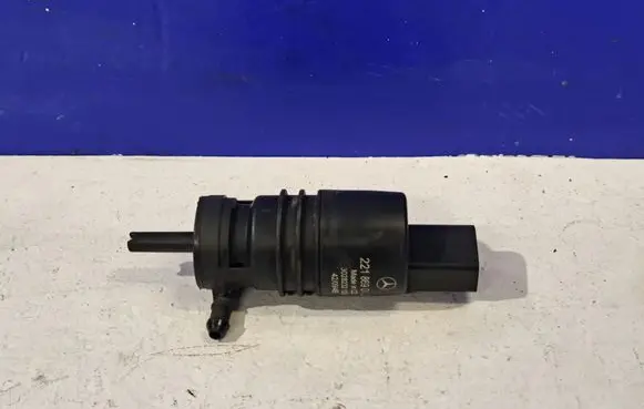 Mercedes-Benz E C207 W207 Windscreen/windshield washer pump 2218690121