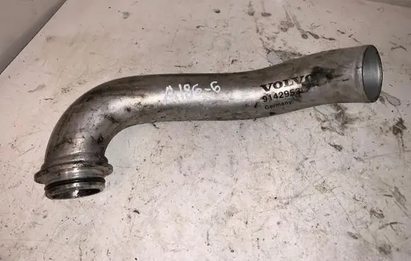 Volvo XC90 Engine coolant pipe/hose 9142953 A1866