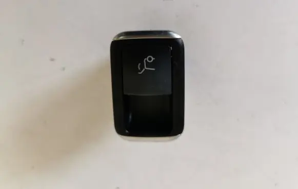 Tailgate opening switch