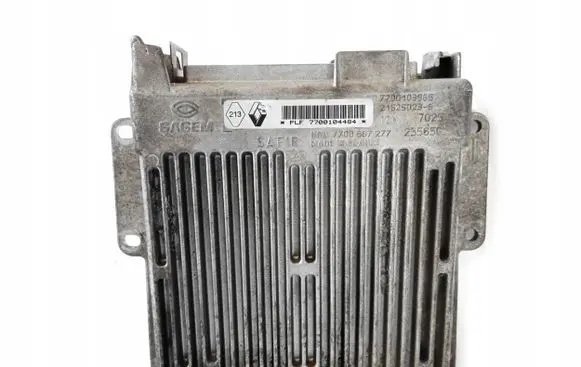 Renault Twingo II Engine control unit/module 7700104484