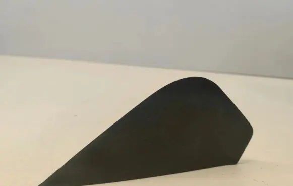 Fender trim (molding)