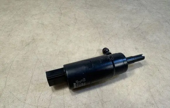 BMW X5 E70 Headlight washer pump 67128377430