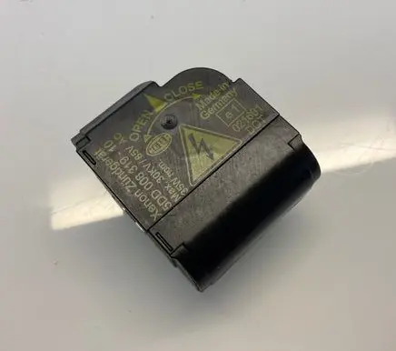 Mercedes-Benz E W211 Headlight ballast module Xenon 5DD00831910
