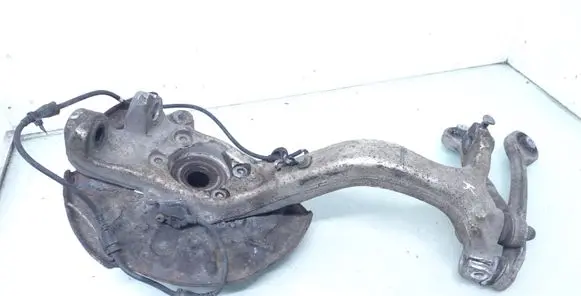 Front wheel hub spindle knuckle