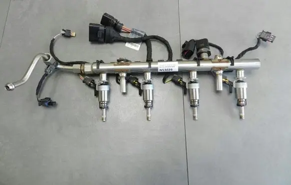 Volkswagen Golf VII Fuel main line pipe 0261500244