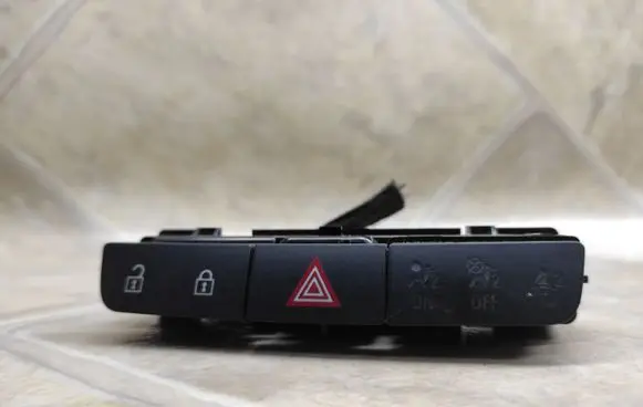 Opel Insignia A Hazard light switch 13324594