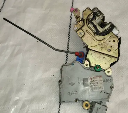 Nissan Patrol Y61 Front door lock