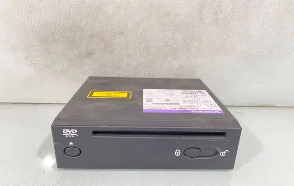 Volvo XC70 Radio/CD/DVD/GPS head unit 6g9210e887bh 31210054aa 4621008800